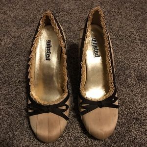 Unlisted tan with brown piping satin dress heels.